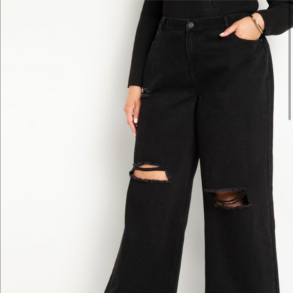 Wide Legged Distressed Jean